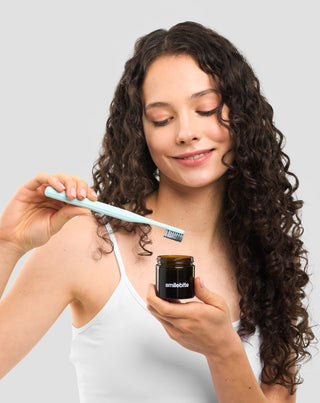 Pudra pentru albirea dintilor cu carbune de cocos Smilebite - 6