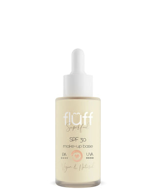 O bază de machiaj lăptoasă cu protecție solară SPF 30 și acid hialuronic Fluff