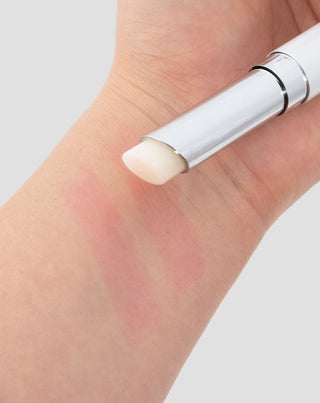 Ruj care schimba culoarea cu acid hialuronic si vitamina E Aggie