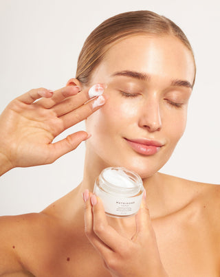 Crema de fata de noapte pentru netezire si fermitate Nutridome cu acid hialuronic - 3