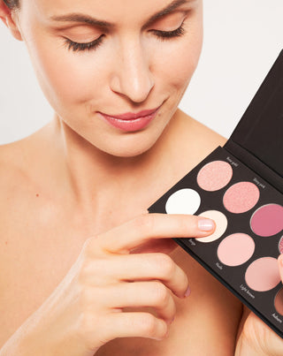 Paleta de 10 farduri de lunga durata in nuante clasice Basic Eyeshadow Palette Nutridome