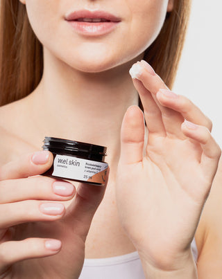 Crema iluminatoare pentru ochi cu vitamina C Mel Skin