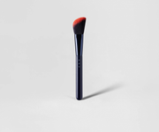 Perie pentru conturarea feței cu vârf adaptat formei obrajilor Nr. 10 Say Makeup