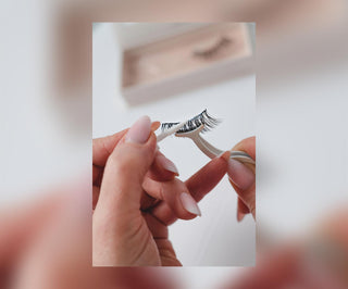 Gene false 2d pe bandă pentru utilizare repetată Scrumptious Look Bamm!Lashes