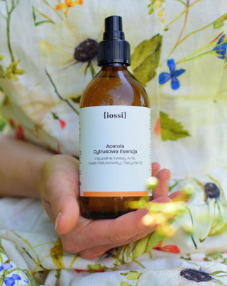 Tonic de față cu citrice cu acizi AHA, uleiuri naturale și Iossi niacinamidă - 2
