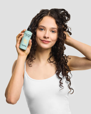 Scrub enzimatic pentru scalp cu acizi AHA pentru curățare și stimularea microcirculației Twisty