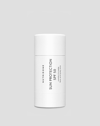 Filtru mineral SPF 50 sub formă de stick pentru față și corp, hidratare și protecție UVB, UVA Nutridome