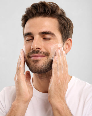 Șampon pentru barbă cu pantenol și niacinamidă pentru curățarea și condiționarea bărbii Monolit - 3